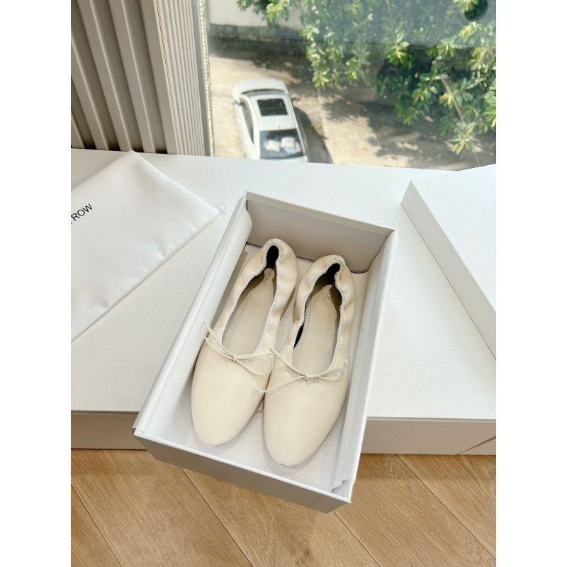 Other flat shoes